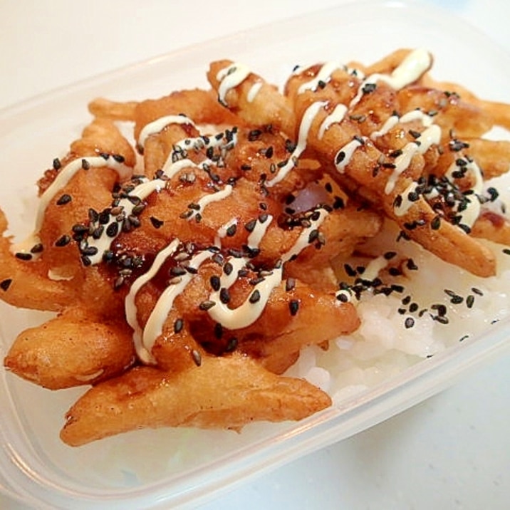 お弁当 ソース/マヨ/黒胡麻で 玉ねぎフリッター丼